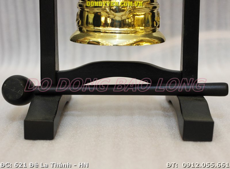 Giá chuông và dùi chuống