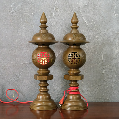 Đôi Đèn Thờ Bằng Đồng Vàng Màu Nâu Trầm Cổ Cao 50Cm