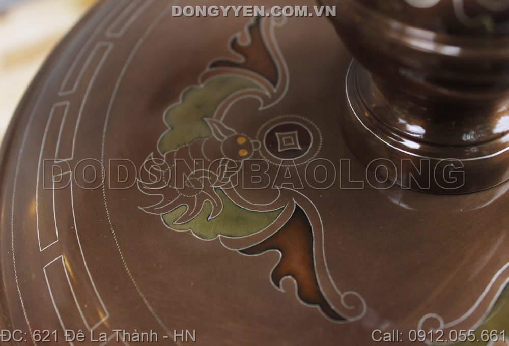 khảm dơi trên đĩa chân nến