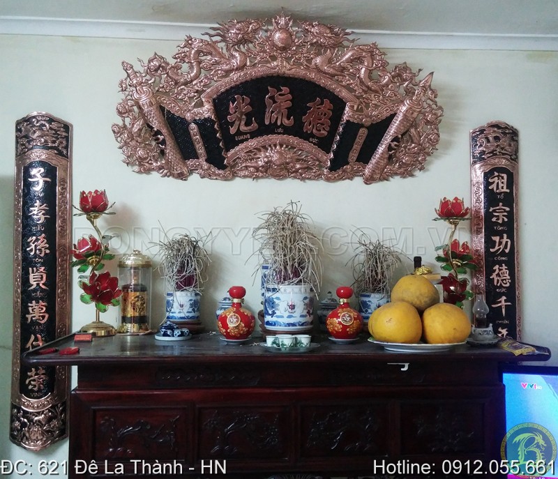 cuốn thư câu đối bằng đồng