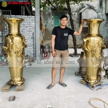 Đôi Lọ Lộc Bình Nho Sóc bằng đồng Catut Đạn cao 1m55
