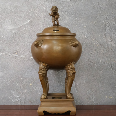 Lư Xông Trầm 4 Chân Nắp Nghê Đứng Đồng Vàng Màu Nâu Trầm Cổ Cao 48Cm