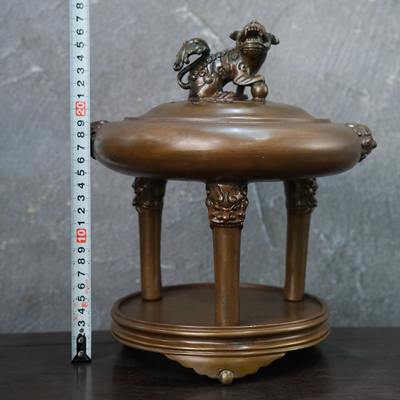 Lư Xông Trầm Dáng Bánh Dày Tai Hổ Phù Đồng Vàng Màu Nâu Trầm Cổ Cao 27cm
