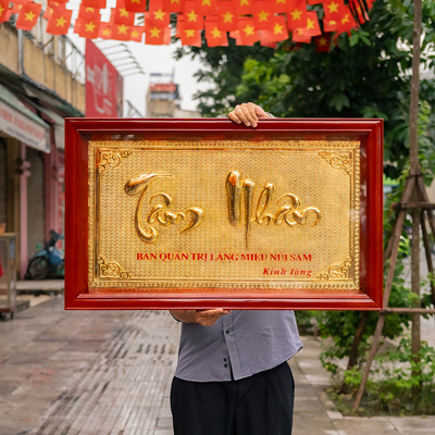 Tranh Chữ Tâm Nhân Bằng Đồng Mạ Vàng 24K Khung Gỗ Khổ 1m x 60cm