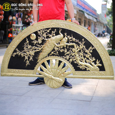 Tranh Quạt Công Mai Bằng Đồng 1m27 Chạm Tay Thủ Công