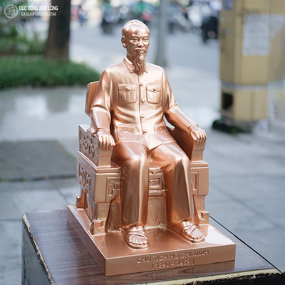 Tượng Đồng Bác Hồ Ngồi Ghế Ngai Cao 42Cm
