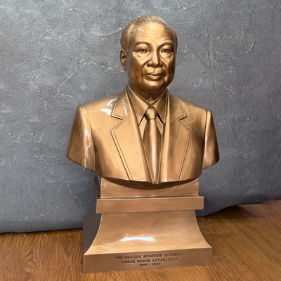 Tượng Quốc Vương Sihanouk Bằng Đồng Đỏ Cao 81Cm