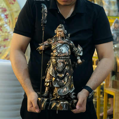 Tượng Đồng Quan Công Đứng Chống Đao Khảm Tam Khí Cao 42Cm