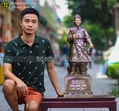 Tượng Trần Hưng Đạo bằng đồng khảm bạc 81cm