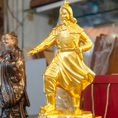 Tượng Trần Hưng Đạo Bằng Đồng Đỏ Dát Vàng 9999 Cao 42Cm