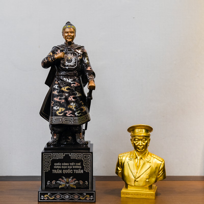 Tượng Đồng Trần Quốc Tuấn Khảm Tam Khí Cao 48Cm Mẫu Mới Đẹp